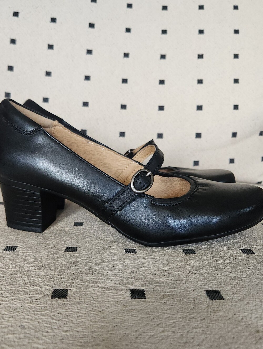 Walk Smart Black Leather Mary Jane Heels Size 8 Comfort